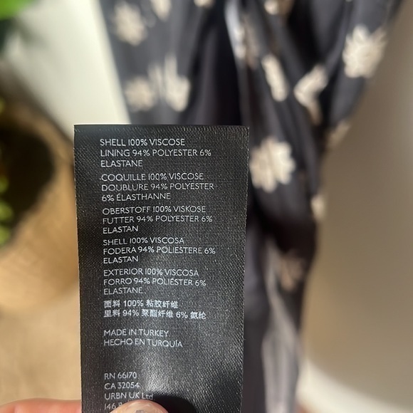 Urban‎ Outfitters Zina Floral Wrap Midi Dress Size Medium - Picture 11 of 11